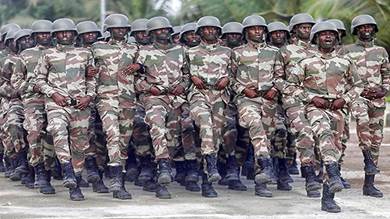 الصومال يعتقل ضباطا بتهمة التواطؤ في تنفيذ تفجير انتحاري